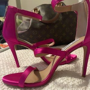 Steve Madden Pink Satin Strappy Sandal Heel Stilettos
